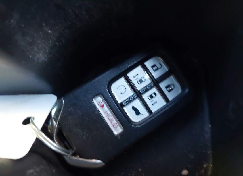 Photo 11 of 2018 Honda Odyssey EX-L (VIN 5FNRL6H78JB048271)