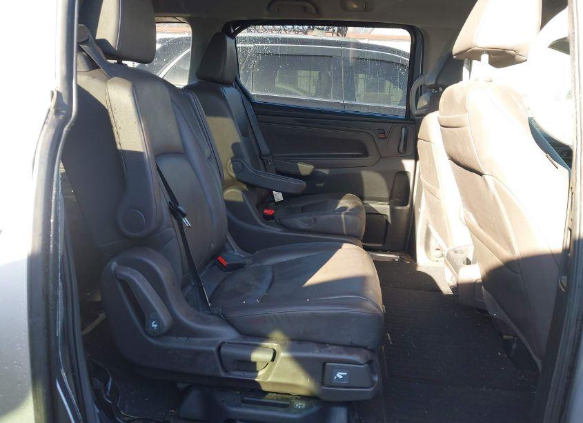 Photo 8 of 2018 Honda Odyssey EX-L (VIN 5FNRL6H78JB048271)