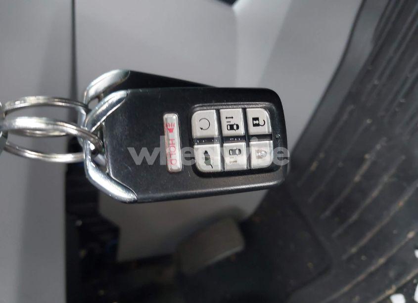 Photo 11 of 2018 Honda Odyssey EX-L (VIN 5FNRL6H78JB070934)