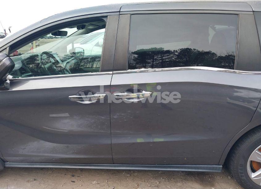 Photo 15 of 2018 Honda Odyssey EX-L (VIN 5FNRL6H78JB070934)