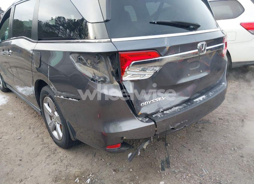 Photo 18 of 2018 Honda Odyssey EX-L (VIN 5FNRL6H78JB070934)