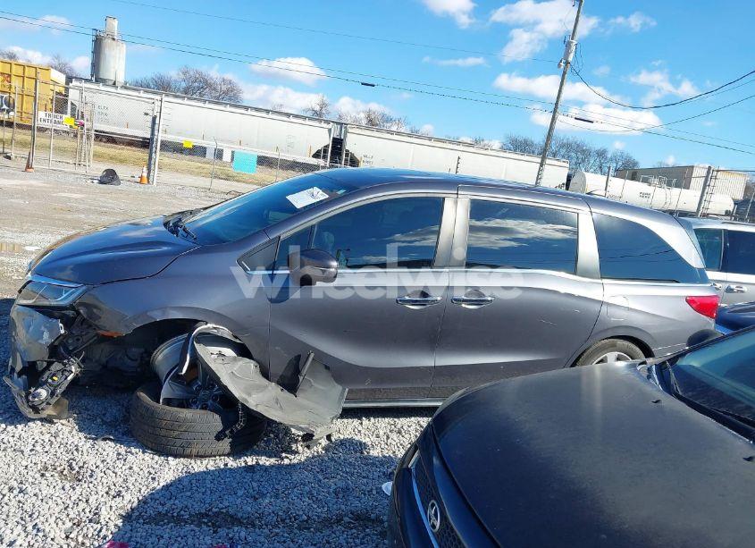 Photo 14 of 2018 Honda Odyssey EX-L (VIN 5FNRL6H78JB080136)