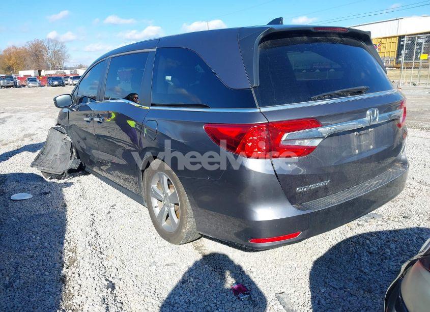 Photo 3 of 2018 Honda Odyssey EX-L (VIN 5FNRL6H78JB080136)