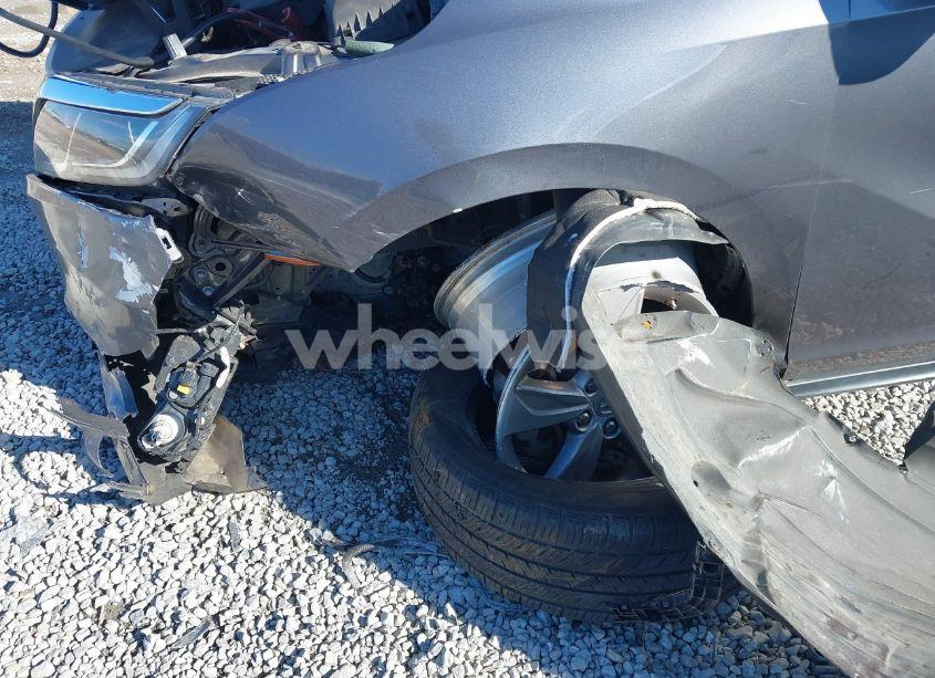 Photo 6 of 2018 Honda Odyssey EX-L (VIN 5FNRL6H78JB080136)