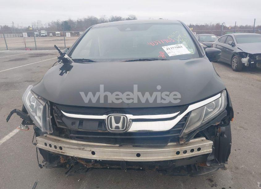 Photo 6 of 2018 Honda Odyssey EX-L (VIN 5FNRL6H78JB081349)