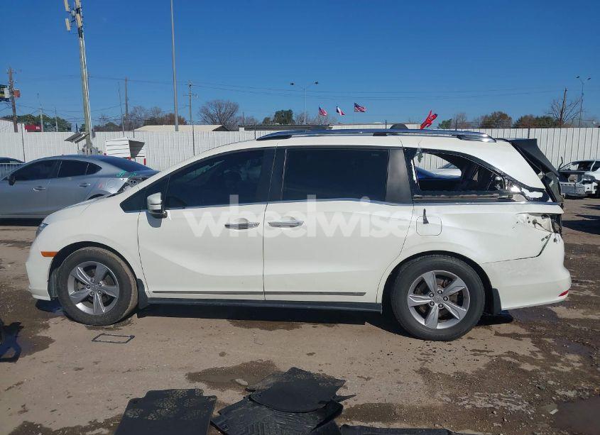 Photo 14 of 2018 Honda Odyssey EX-L (VIN 5FNRL6H78JB102703)
