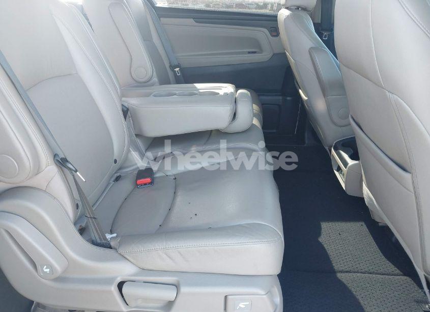 Photo 8 of 2018 Honda Odyssey EX-L (VIN 5FNRL6H78JB102703)