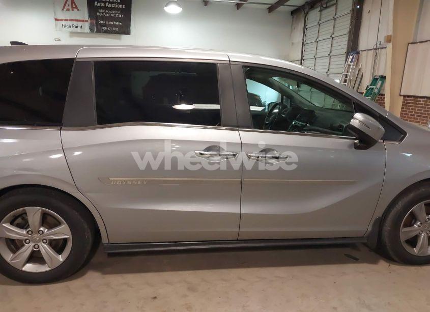 Photo 13 of 2019 Honda Odyssey EX-L (VIN 5FNRL6H78KB033481)