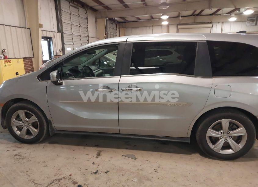 Photo 14 of 2019 Honda Odyssey EX-L (VIN 5FNRL6H78KB033481)