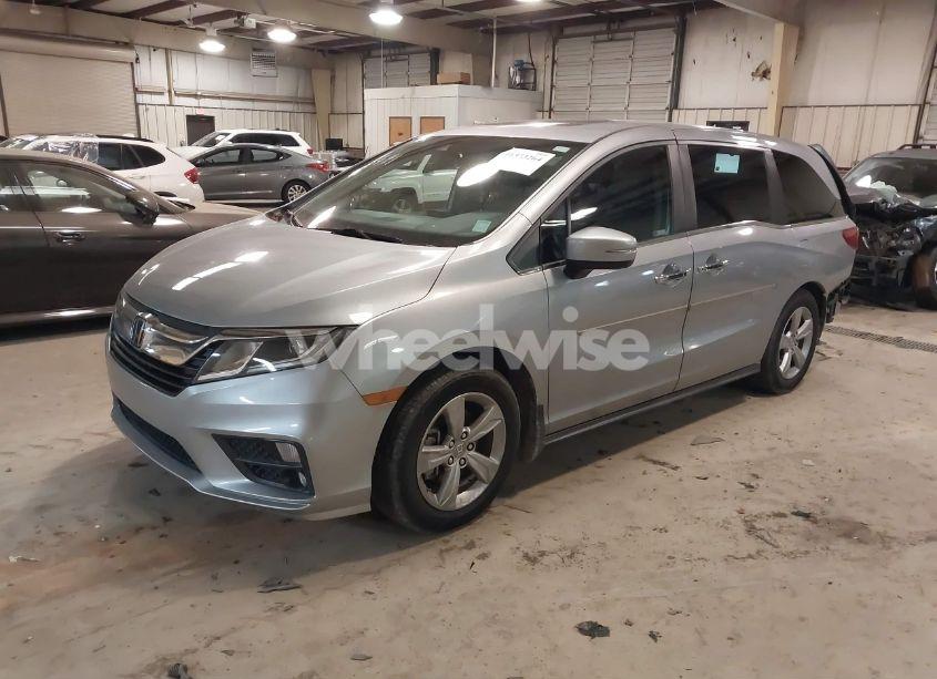 Photo 2 of 2019 Honda Odyssey EX-L (VIN 5FNRL6H78KB033481)