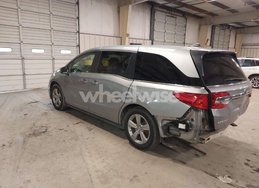 Photo 3 of 2019 Honda Odyssey EX-L (VIN 5FNRL6H78KB033481)