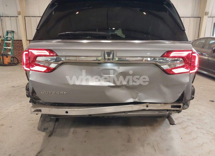 Photo 6 of 2019 Honda Odyssey EX-L (VIN 5FNRL6H78KB033481)