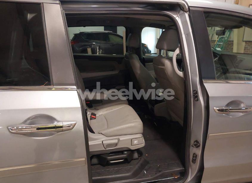 Photo 8 of 2019 Honda Odyssey EX-L (VIN 5FNRL6H78KB033481)