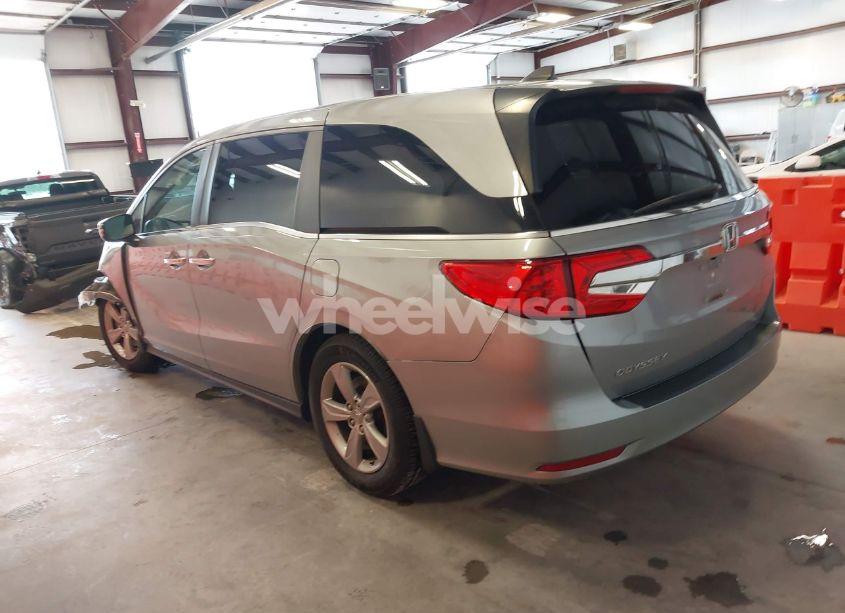 Photo 3 of 2019 Honda Odyssey EX-L (VIN 5FNRL6H78KB036400)