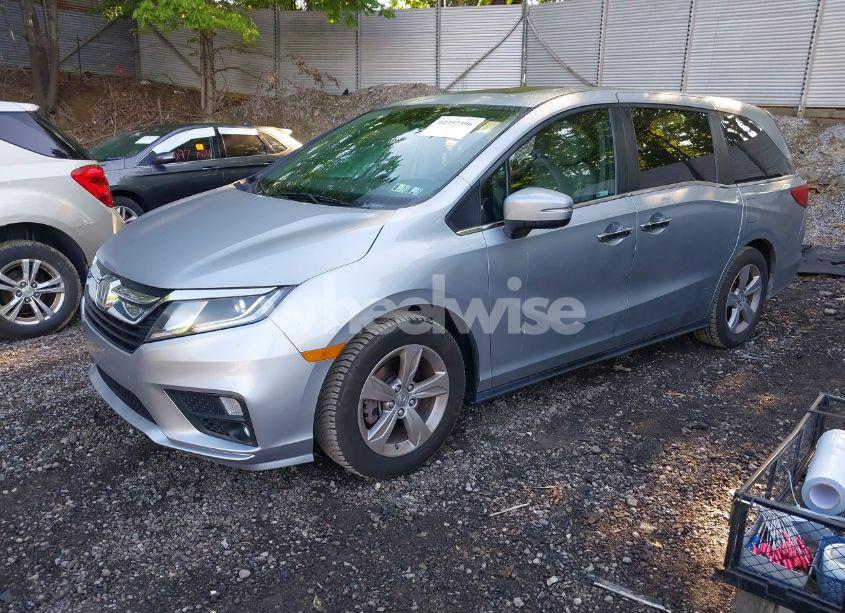 Photo 2 of 2019 Honda Odyssey EX-L (VIN 5FNRL6H78KB112584)