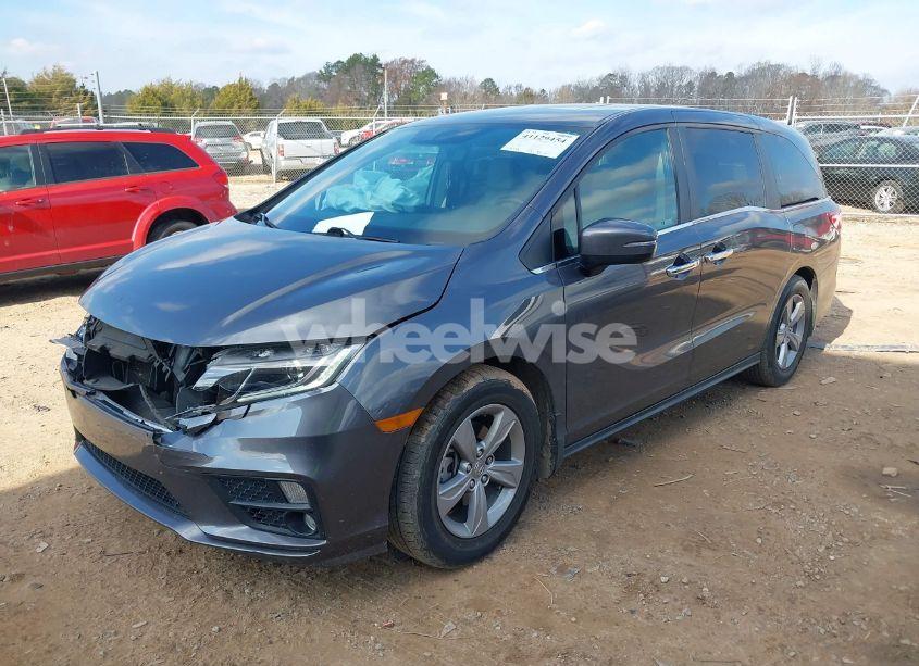 Photo 2 of 2019 Honda Odyssey EX-L (VIN 5FNRL6H78KB136769)