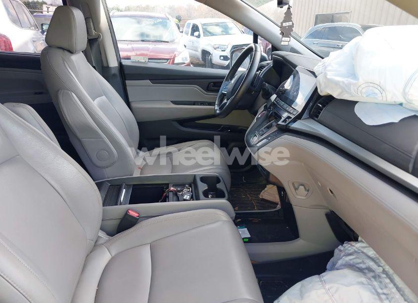 Photo 5 of 2019 Honda Odyssey EX-L (VIN 5FNRL6H78KB136769)