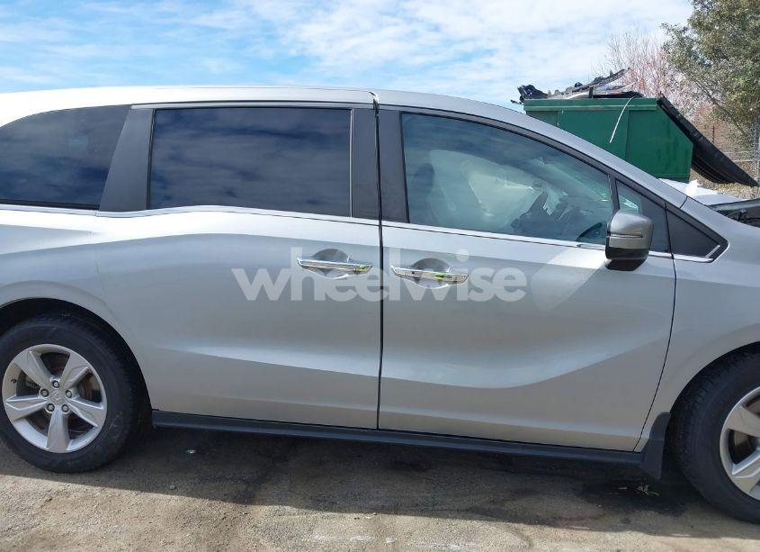 Photo 13 of 2020 Honda Odyssey EX-L/EX-L W/NAVI RES (VIN 5FNRL6H78LB036379)