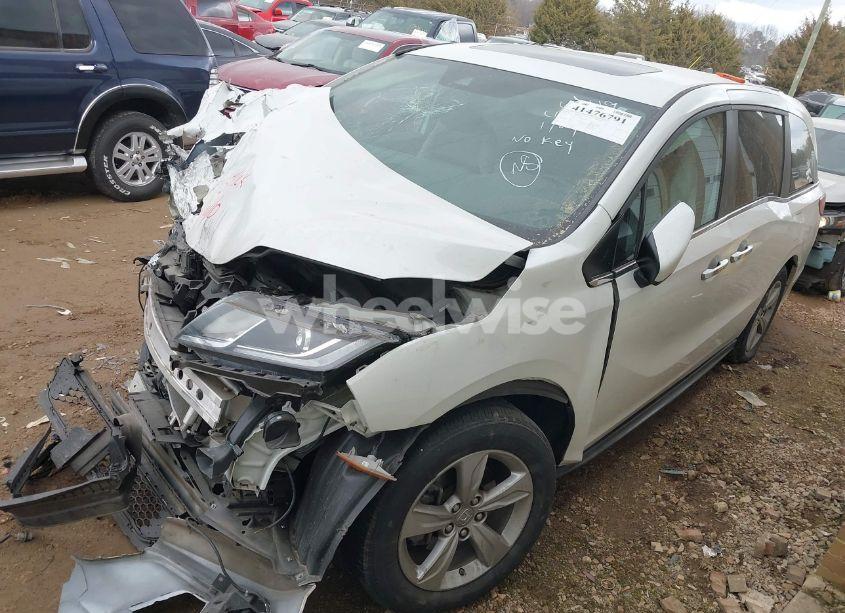 Photo 2 of 2020 Honda Odyssey EX-L/EX-L W/NAVI RES (VIN 5FNRL6H78LB036849)