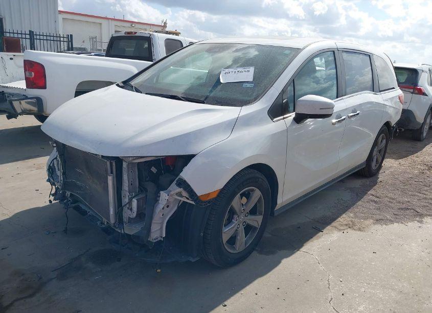 Photo 2 of 2020 Honda Odyssey EX-L/EX-L W/NAVI RES (VIN 5FNRL6H78LB072038)