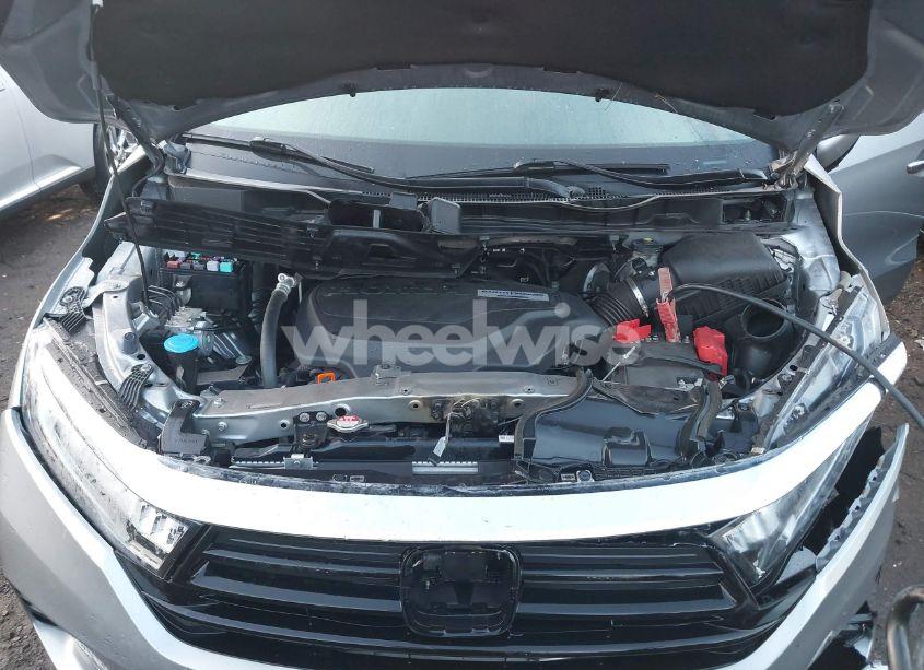 Photo 10 of 2021 Honda Odyssey EX-L (VIN 5FNRL6H78MB000578)