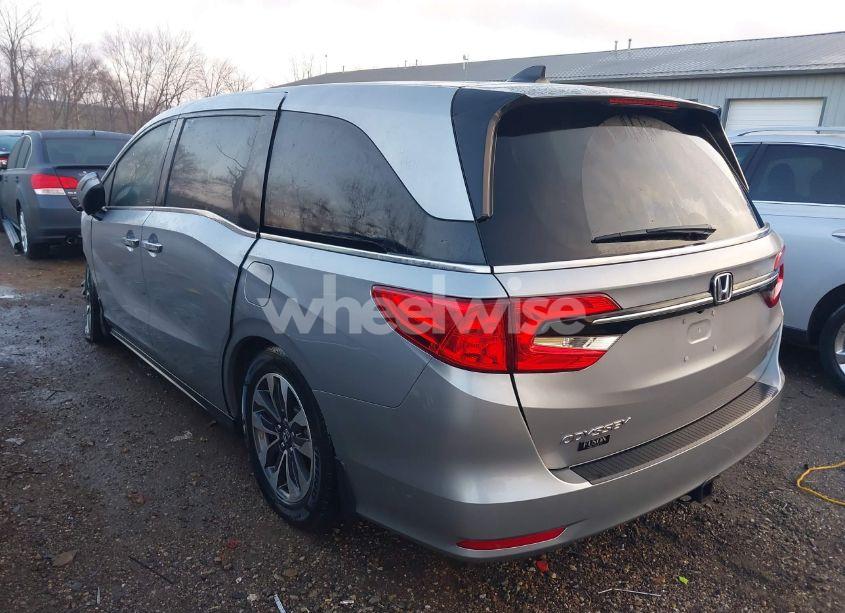 Photo 3 of 2021 Honda Odyssey EX-L (VIN 5FNRL6H78MB000578)