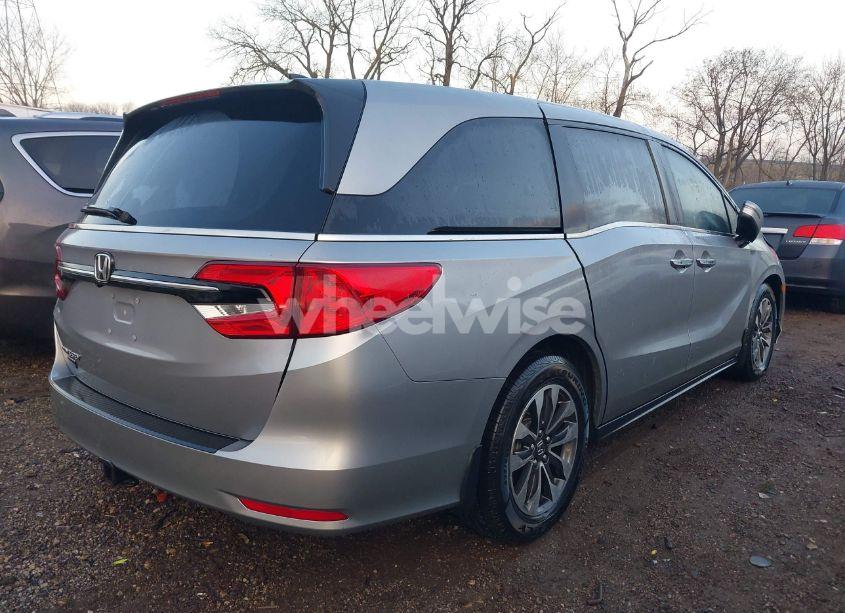Photo 4 of 2021 Honda Odyssey EX-L (VIN 5FNRL6H78MB000578)