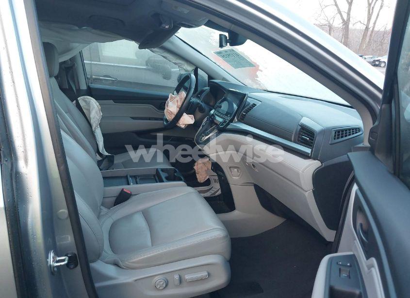 Photo 5 of 2021 Honda Odyssey EX-L (VIN 5FNRL6H78MB000578)