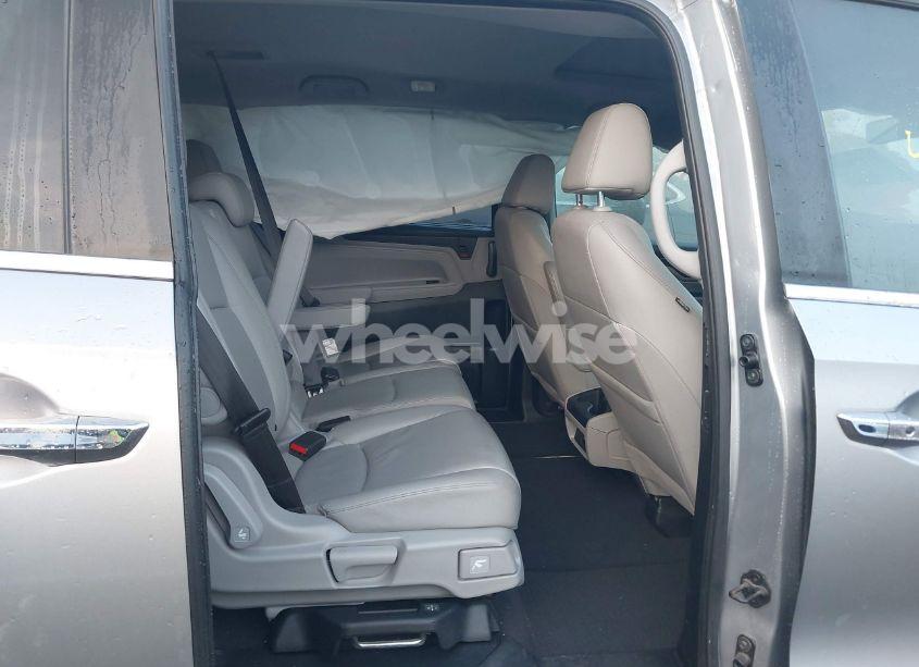 Photo 8 of 2021 Honda Odyssey EX-L (VIN 5FNRL6H78MB000578)