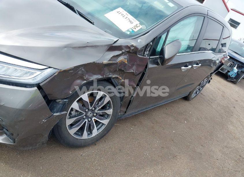 Photo 18 of 2021 Honda Odyssey EX-L (VIN 5FNRL6H78MB012780)