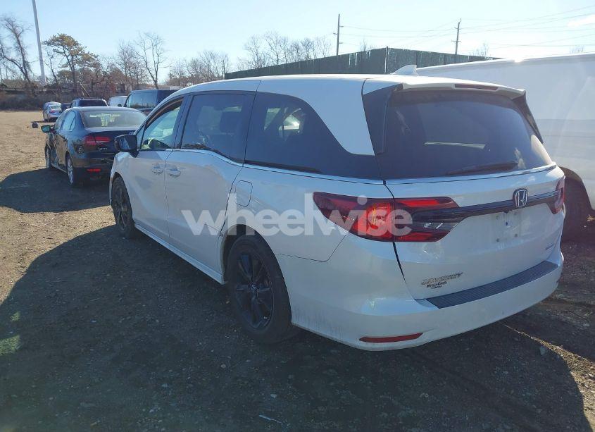 Photo 3 of 2024 Honda Odyssey SPORT (VIN 5FNRL6H78RB005741)
