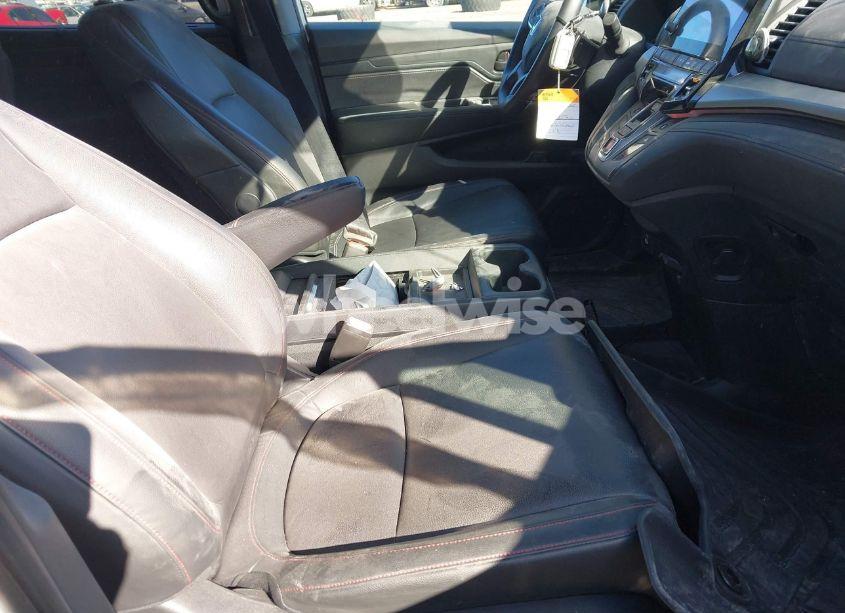 Photo 5 of 2024 Honda Odyssey SPORT (VIN 5FNRL6H78RB005741)