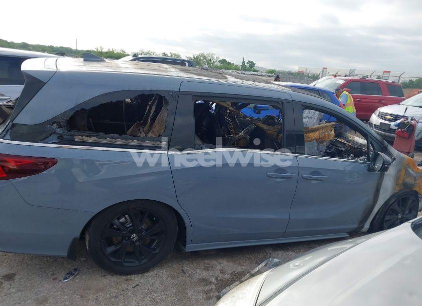 Photo 12 of 2024 Honda Odyssey SPORT (VIN 5FNRL6H78RB035998)