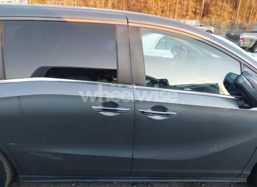 Photo 13 of 2018 Honda Odyssey EX-L (VIN 5FNRL6H79JB009205)