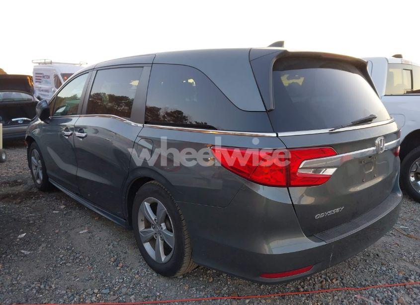 Photo 3 of 2018 Honda Odyssey EX-L (VIN 5FNRL6H79JB009205)