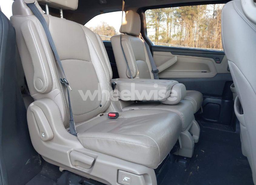 Photo 8 of 2018 Honda Odyssey EX-L (VIN 5FNRL6H79JB009205)