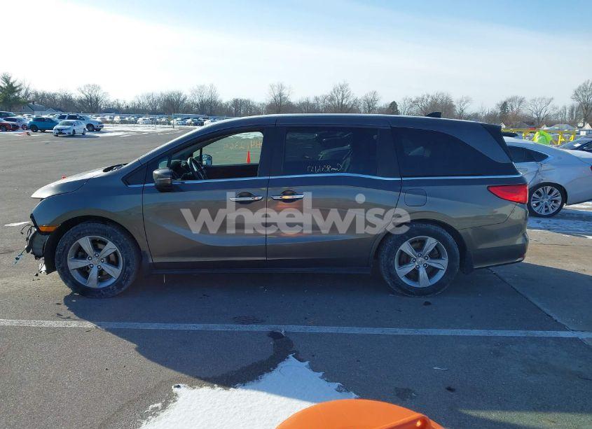 Photo 15 of 2018 Honda Odyssey EX-L (VIN 5FNRL6H79JB010516)