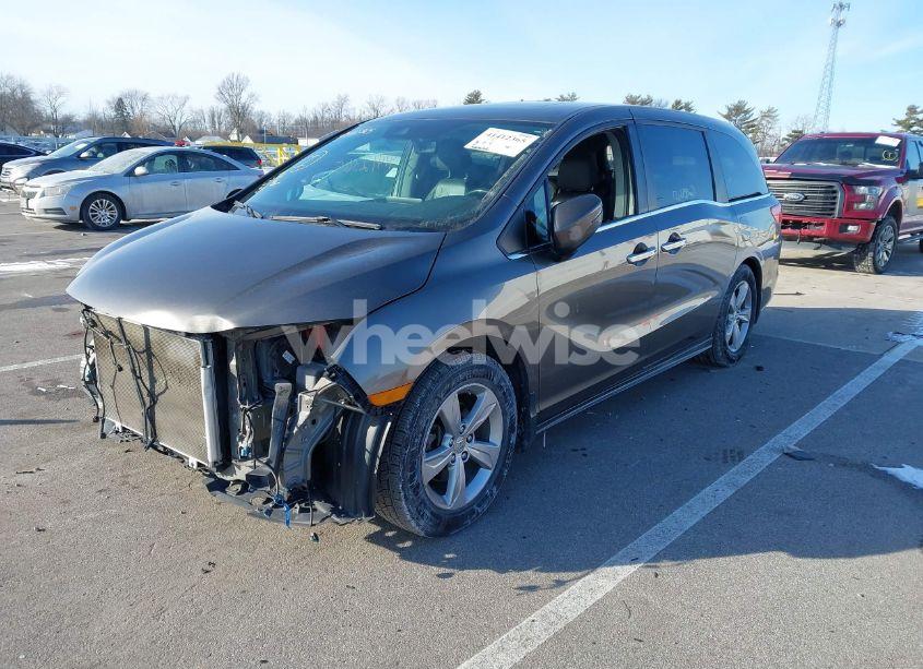 Photo 2 of 2018 Honda Odyssey EX-L (VIN 5FNRL6H79JB010516)