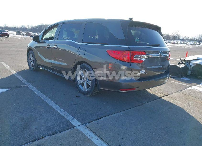 Photo 3 of 2018 Honda Odyssey EX-L (VIN 5FNRL6H79JB010516)