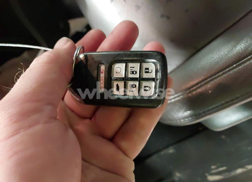 Photo 11 of 2018 Honda Odyssey EX-L (VIN 5FNRL6H79JB013044)