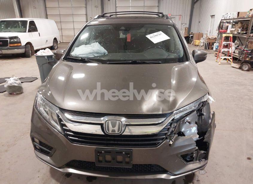 Photo 12 of 2018 Honda Odyssey EX-L (VIN 5FNRL6H79JB013044)