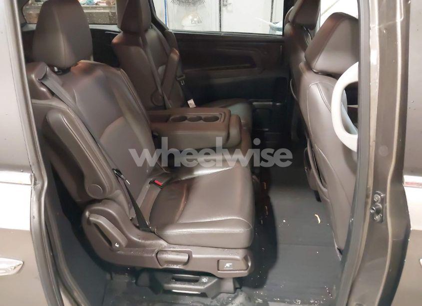 Photo 8 of 2018 Honda Odyssey EX-L (VIN 5FNRL6H79JB013044)