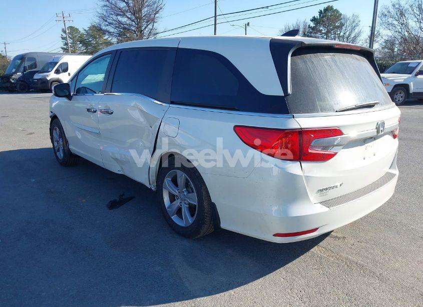 Photo 3 of 2018 Honda Odyssey EX-L (VIN 5FNRL6H79JB014419)