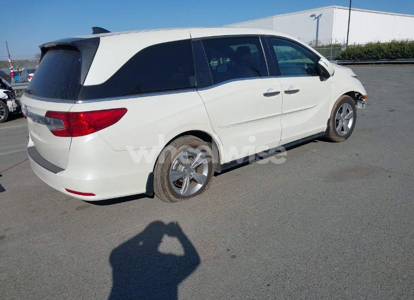 Photo 4 of 2018 Honda Odyssey EX-L (VIN 5FNRL6H79JB014419)