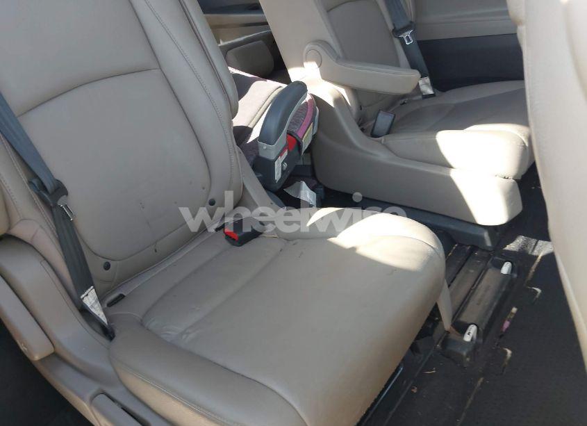 Photo 8 of 2018 Honda Odyssey EX-L (VIN 5FNRL6H79JB014419)