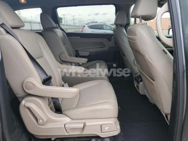 Photo 12 of 2018 HONDA ODYSSEY EXL (VIN 5FNRL6H79JB053205)