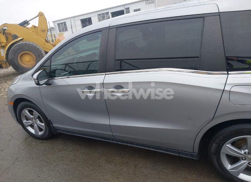 Photo 14 of 2018 Honda Odyssey EX-L (VIN 5FNRL6H79JB069520)