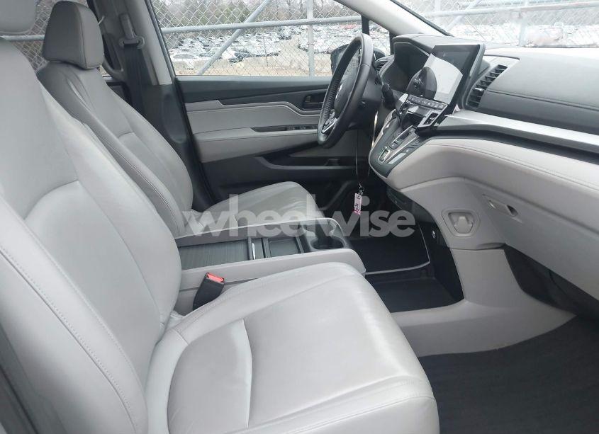 Photo 5 of 2018 Honda Odyssey EX-L (VIN 5FNRL6H79JB069520)