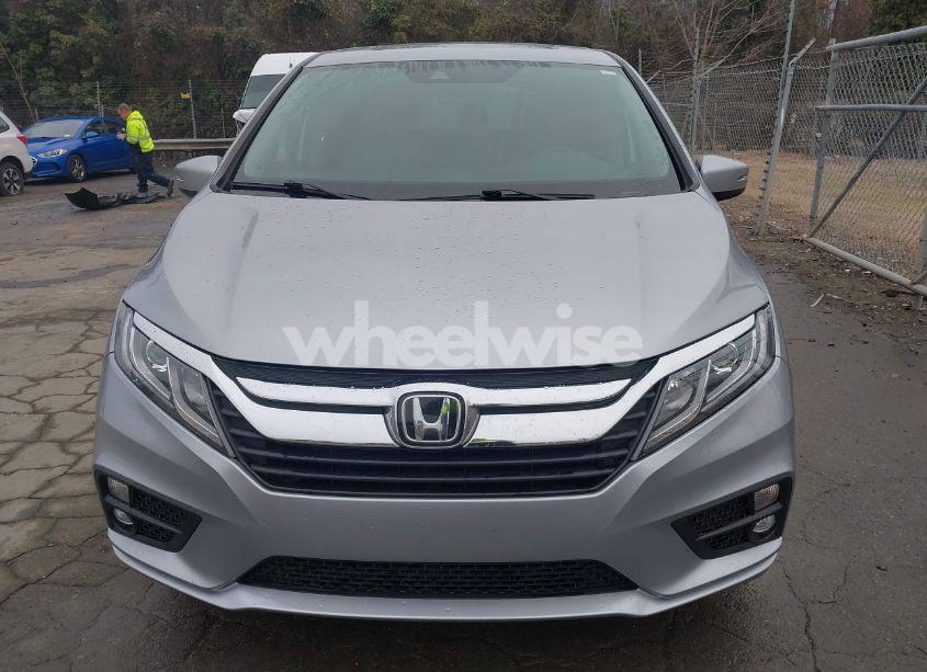 Photo 6 of 2018 Honda Odyssey EX-L (VIN 5FNRL6H79JB069520)