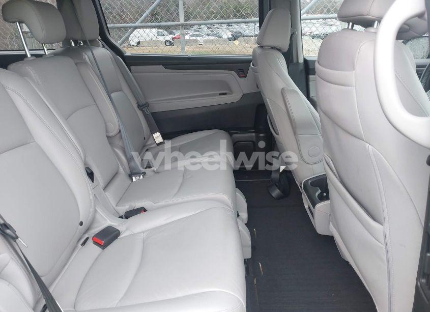 Photo 8 of 2018 Honda Odyssey EX-L (VIN 5FNRL6H79JB069520)